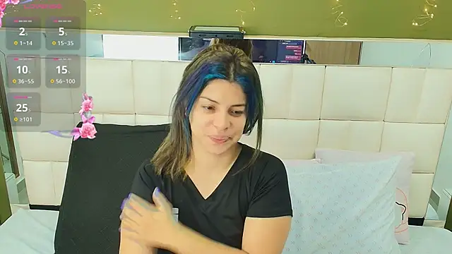 Snapshot of gisell_gomez chatting on September 15, 12:24 pm gisell gomez online show from September 15, 12:24 pm