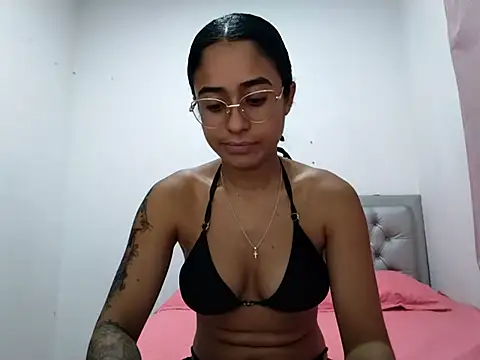 Snapshot of Daislalezma chatting on September 19, 4:22 am Daislalezma online show from September 19, 4:22 am