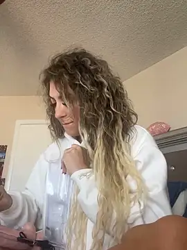 Chicagobabe online show from September 21, 6:28 pm