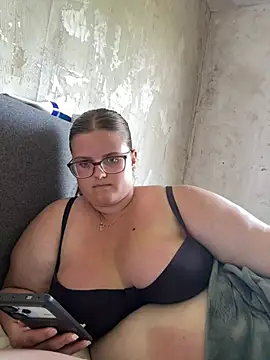 CurvyPaar2 online show from June 7, 2:35 pm
