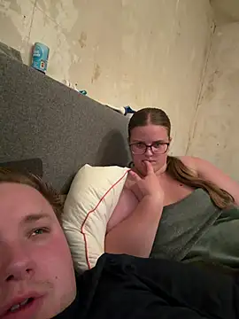 CurvyPaar2 online show from July 31, 8:32 pm
