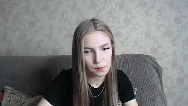 HitGyrl online show from March 8, 8:07 am