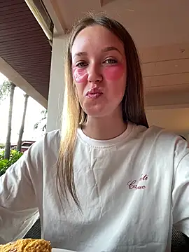 Snapshot of ElliRose chatting on October 12, 1:52 am ElliRose online show from October 12, 1:52 am