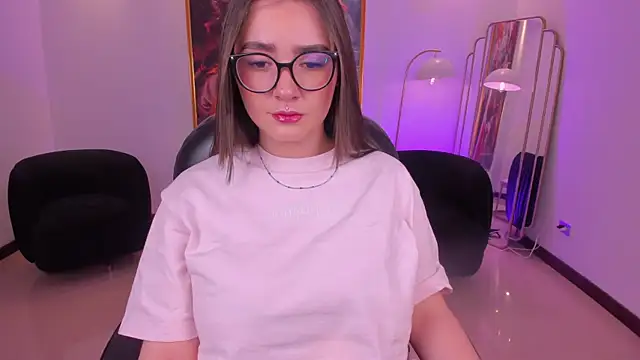 SarahRhodes  online show from March 12, 11:46 am