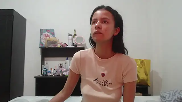 nathaly jones  online show from June 15, 12:27 pm