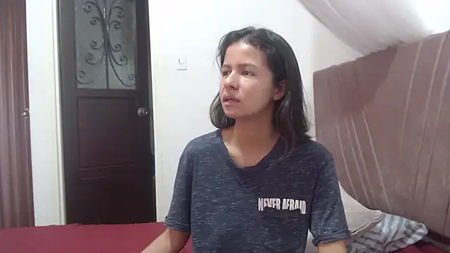 nathaly jones  online show from April 25, 1:25 pm