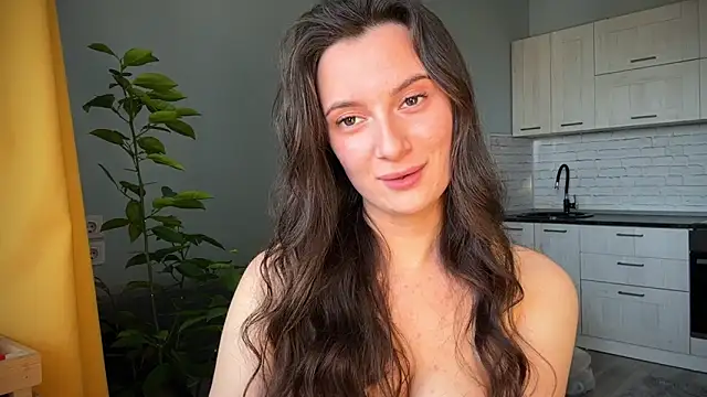 Snapshot of Luna_Raee chatting on September 25, 8:13 am Luna Raee online show from September 25, 8:13 am