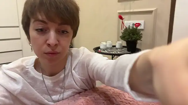 daniellia  online show from December 14, 9:15 am