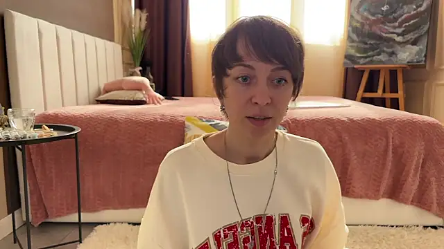 daniellia  online show from June 9, 2:27 pm