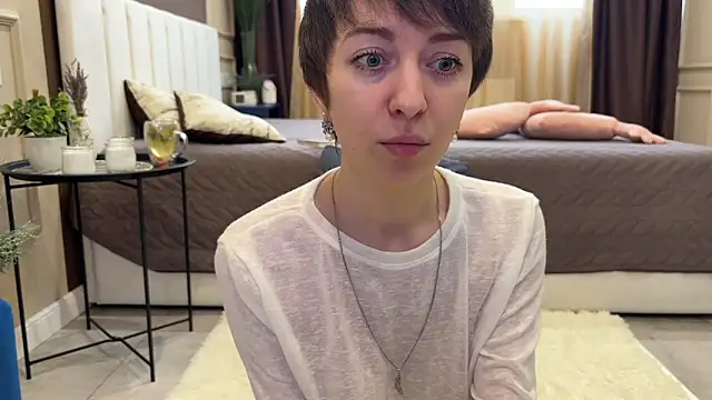 daniellia  online show from February 8, 10:08 am