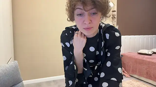 daniellia  online show from November 15, 9:21 am