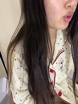 MengMeng0515 online show from May 12, 1:18 pm
