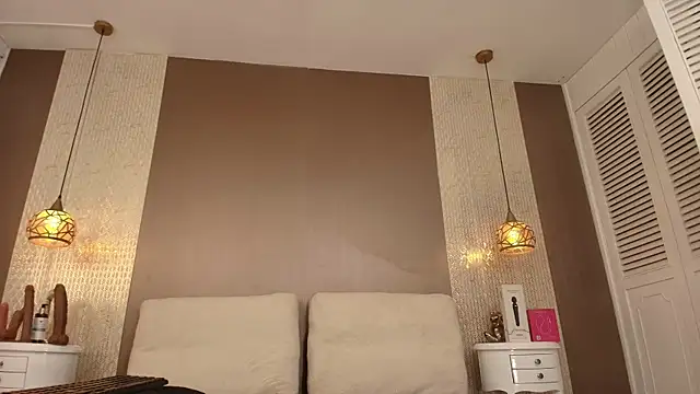 Tiifany Baker online show from July 28, 7:39 pm