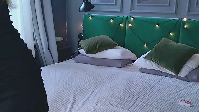 Snapshot of Sofii_Ly chatting on September 16, 6:21 am Sofii Ly online show from September 16, 6:21 am