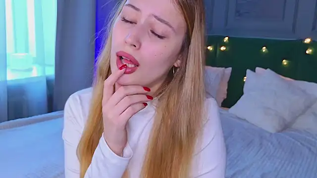 Snapshot of Sofii_Ly chatting on October 8, 6:51 am Sofii Ly online show from October 8, 6:51 am