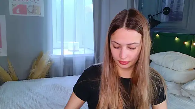 Snapshot of Sofii_Ly chatting on October 13, 6:05 am Sofii Ly online show from October 13, 6:05 am