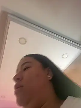 Zoey thompson online show from August 5, 9:32 pm