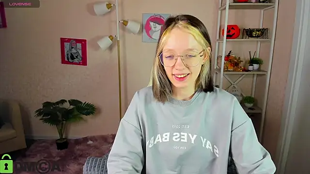 R0cket bunny online show from November 17, 1:06 am