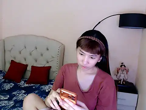 ShantalFoxxy  online show from June 14, 11:49 pm