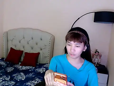 ShantalFoxxy  online show from June 19, 12:37 am