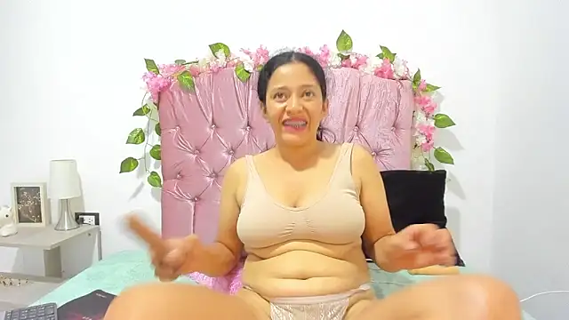 ivy moon05 online show from September 28, 5:51 pm