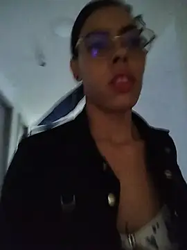 Pamelamiler   online show from June 18, 1:27 pm