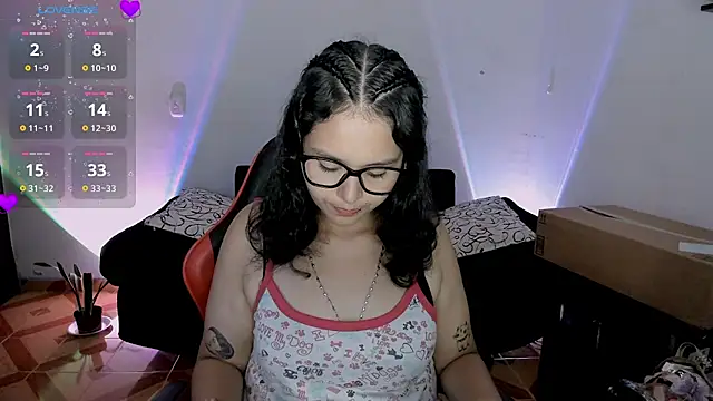 lila kitty81 online show from April 30, 11:41 pm