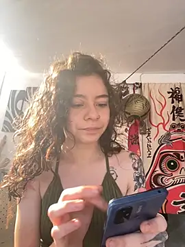 RavennMoonn online show from October 28, 12:44 pm