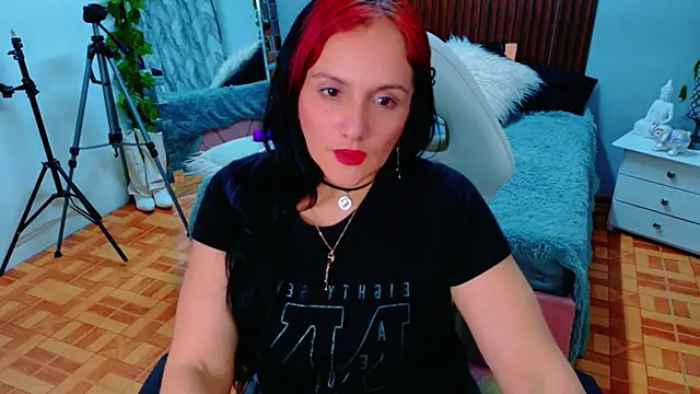 kataleya 29 online show from June 18, 7:52 pm