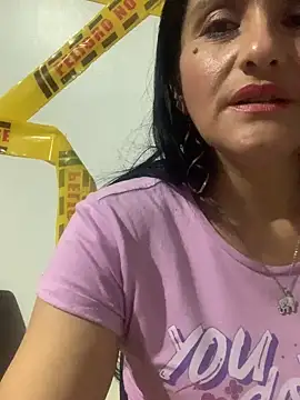 Snapshot of kataleya_29 chatting on October 18, 8:32 pm kataleya 29 online show from October 18, 8:32 pm