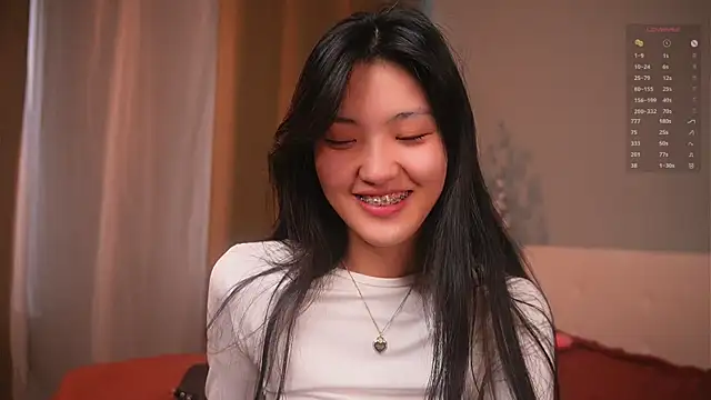 FancyEsten online show from December 17, 10:41 am