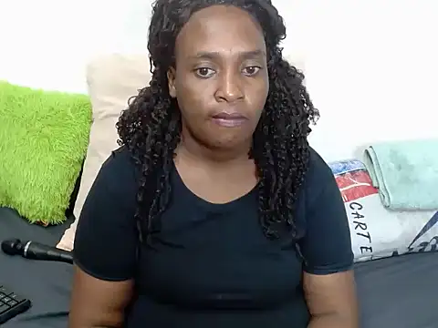 Snapshot of QueenRomaxx1 chatting on September 21, 4:38 pm QueenRomaxx1 online show from September 21, 4:38 pm