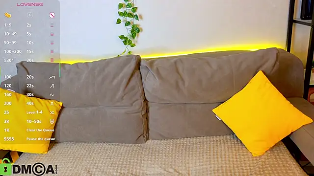 Roxy Sunnny online show from November 6, 9:48 am