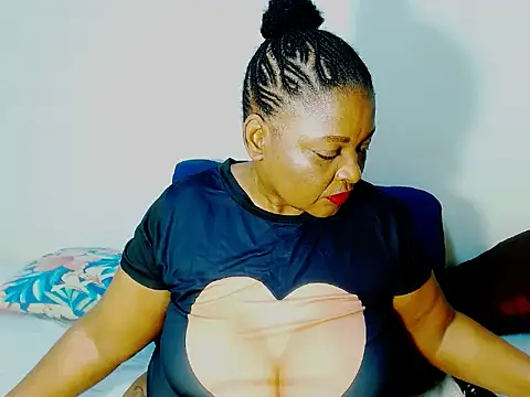 Love-Racheal75 online show from May 3, 6:28 am