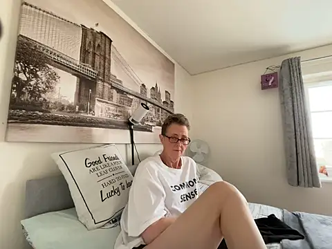 Curvy-Jinx online show from March 16, 12:42 pm