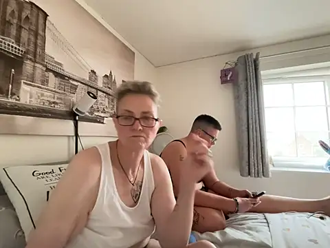 Curvy-Jinx online show from June 15, 7:36 pm