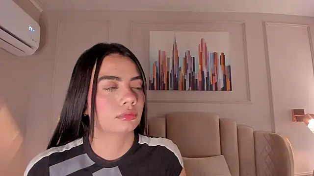 mia kisses2 online show from August 2, 8:17 am