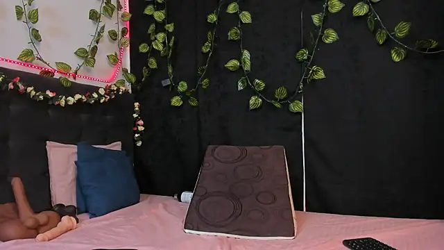 Delilah 85 online show from February 7, 11:19 pm