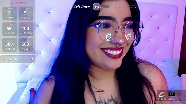 Snapshot of molly_curvyhot chatting on October 16, 2:20 pm molly curvyhot online show from October 16, 2:20 pm