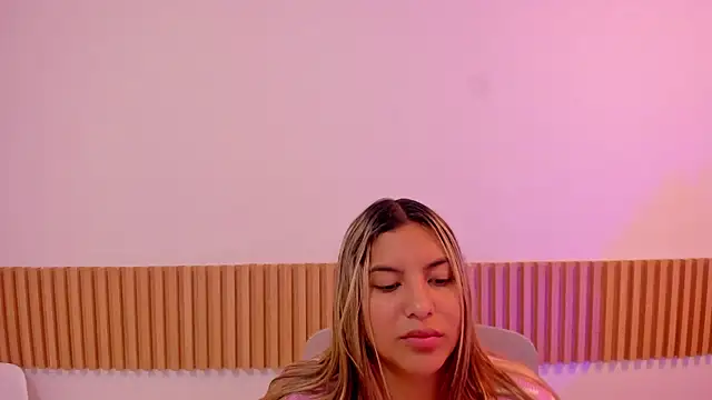 OliviaSweett online show from April 29, 7:08 pm