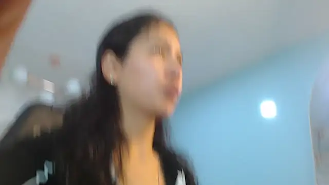 victoria hernandez t  online show from April 29, 1:14 pm