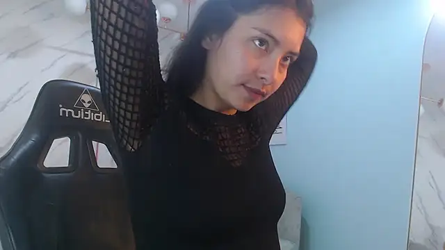 victoria hernandez t  online show from July 31, 1:23 pm