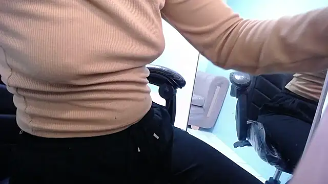 victoria hernandez t  online show from November 12, 12:58 pm