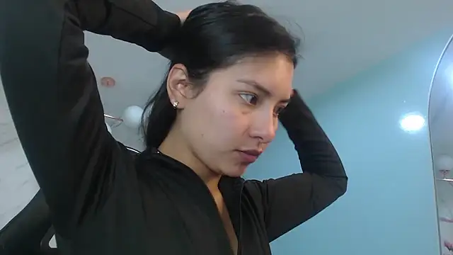 victoria hernandez t  online show from May 4, 1:04 pm
