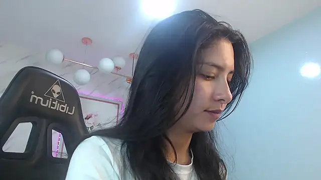 victoria hernandez t  online show from July 23, 1:08 pm