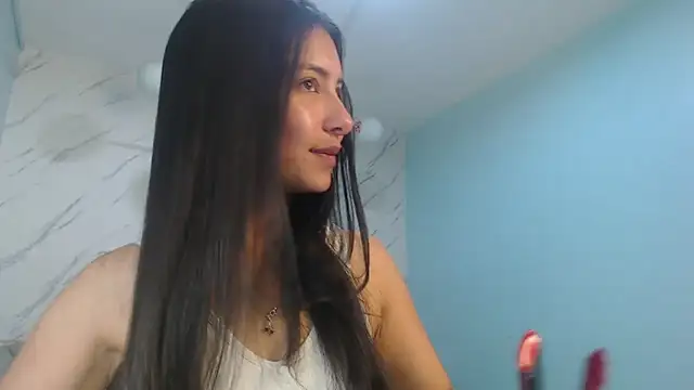 victoria hernandez t  online show from July 10, 1:44 pm