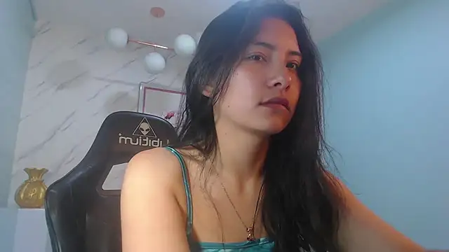 victoria hernandez t  online show from August 3, 1:06 pm