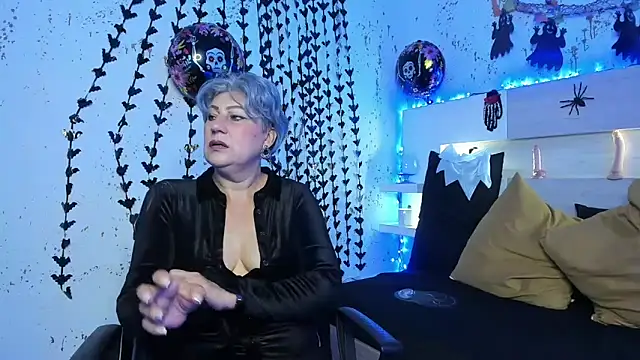 Snapshot of JaddeWalker chatting on October 18, 11:57 am JaddeWalker online show from October 18, 11:57 am
