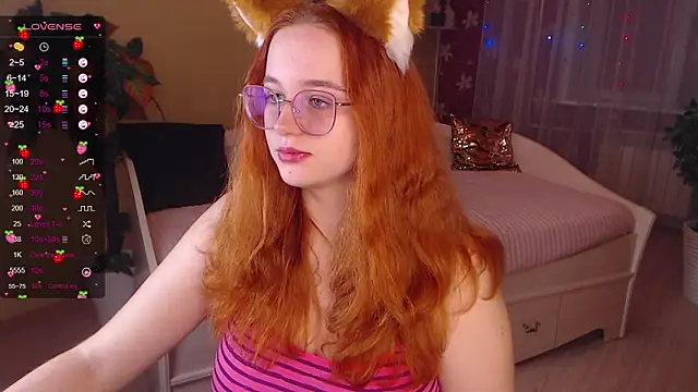 Snapshot of LunaSweet18 chatting on October 22, 11:37 am LunaSweet18 online show from October 22, 11:37 am