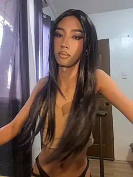 YourTiffanyX online show from July 1, 12:21 am